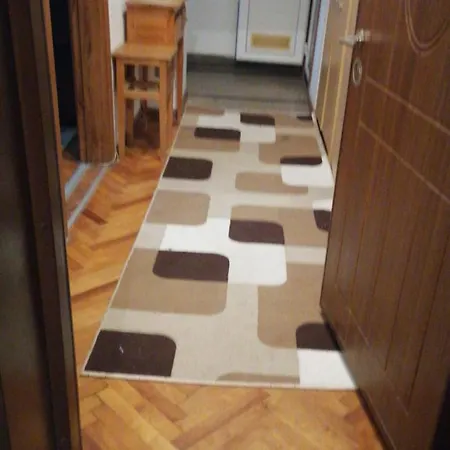 Lejlighed 27 Юли 10 Бюджет