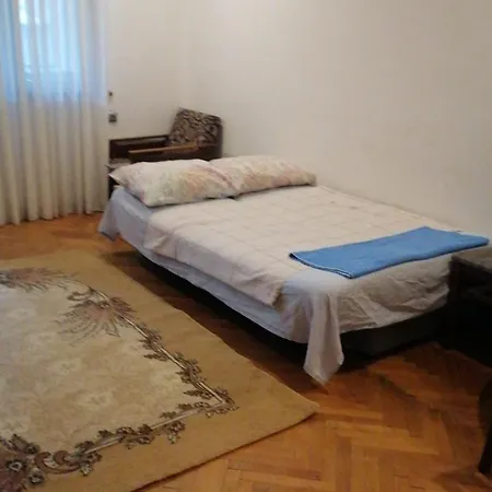 27 Юли 10 Бюджет Lejlighed Varna