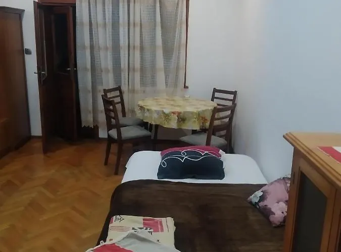 27 юли 3 бюджет Apartment *